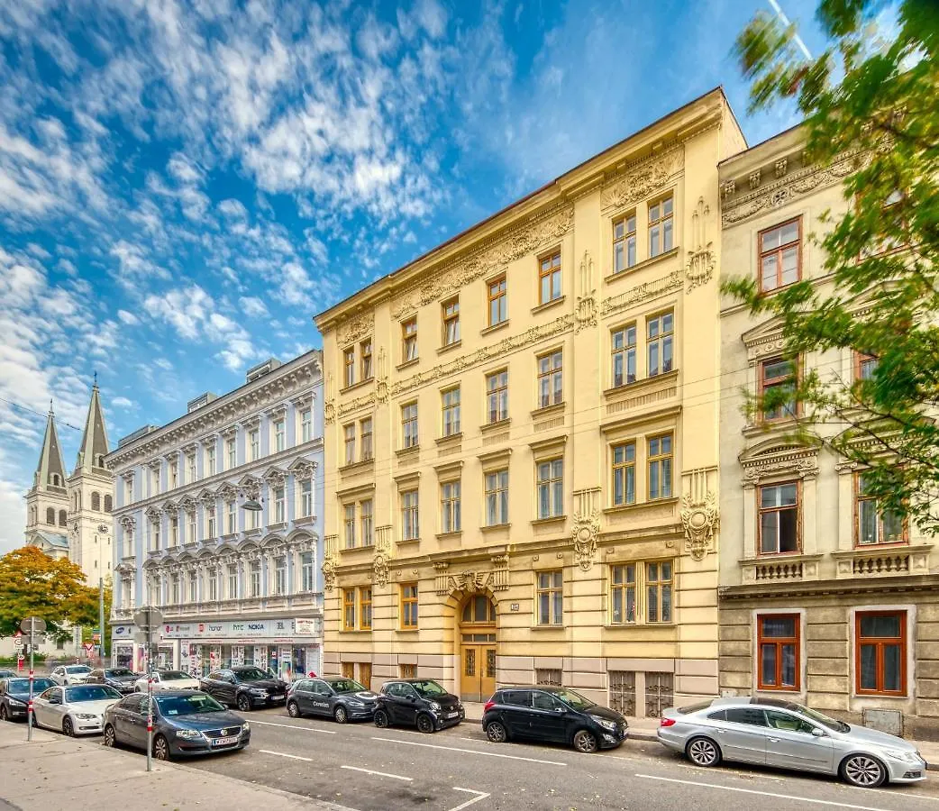 Super Close To Metro, Perfect For Long Term Stay, 17 Wiedeń 0*,  Austria