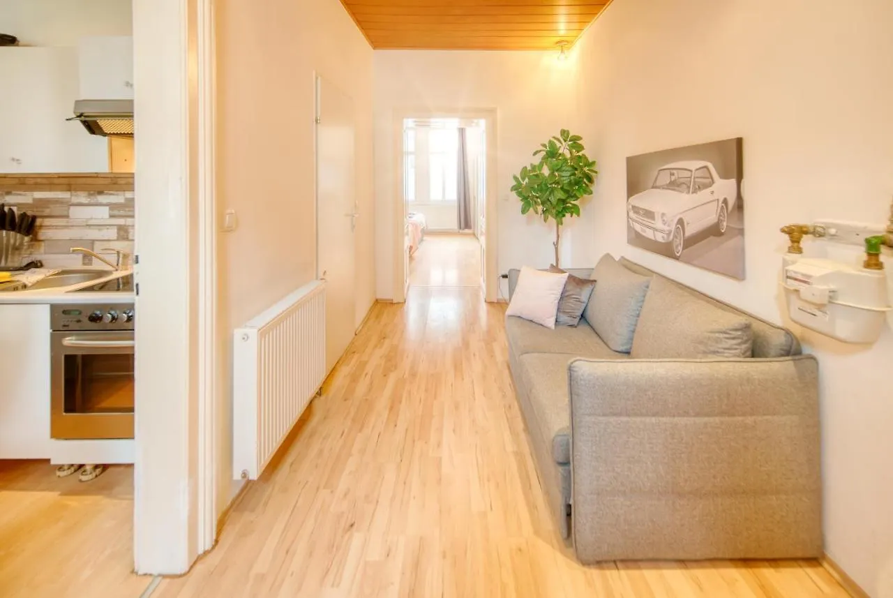 Super Close To Metro, Perfect For Long Term Stay, 17 Vídeň